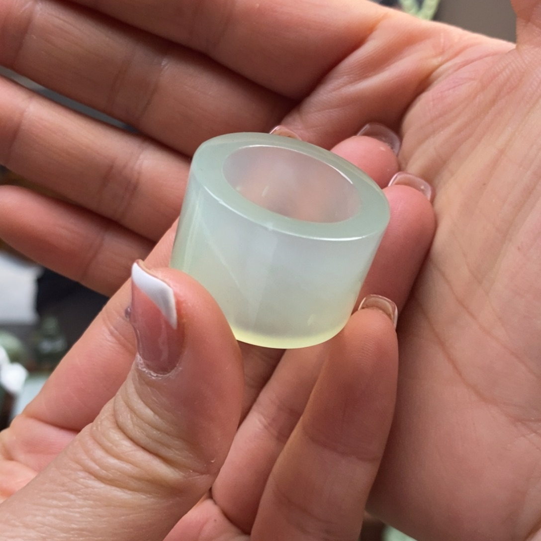 蛇纹石玉手把件未镶嵌