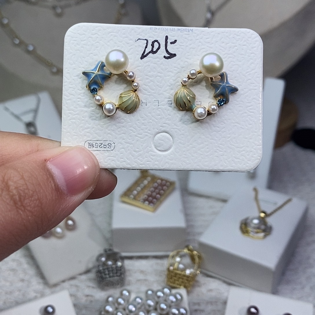 淡水珍珠银S925镶嵌耳饰