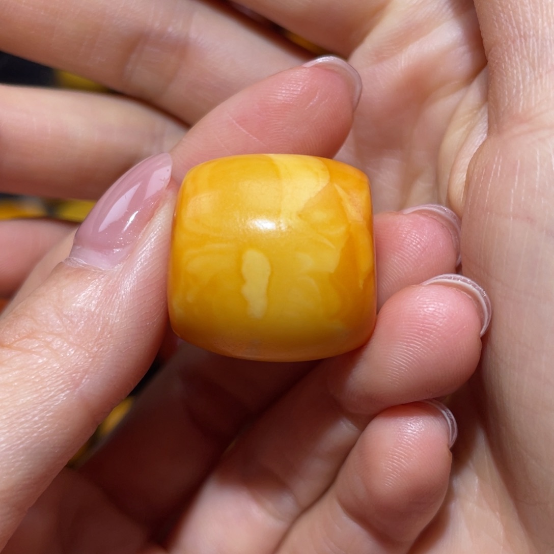 【闪购商品】琥珀裸石未镶嵌墩子