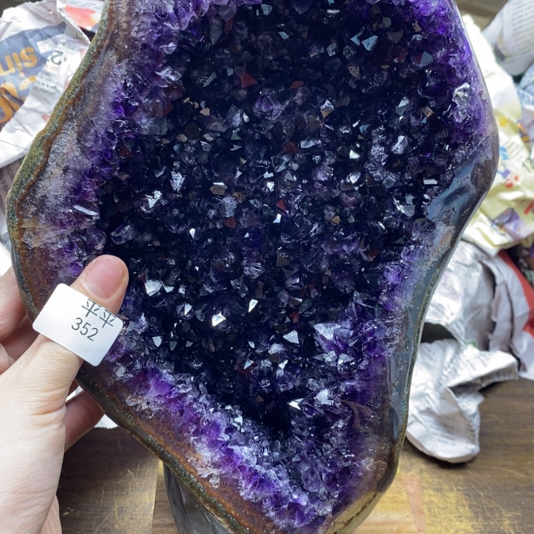 紫晶乌拉圭未镶嵌