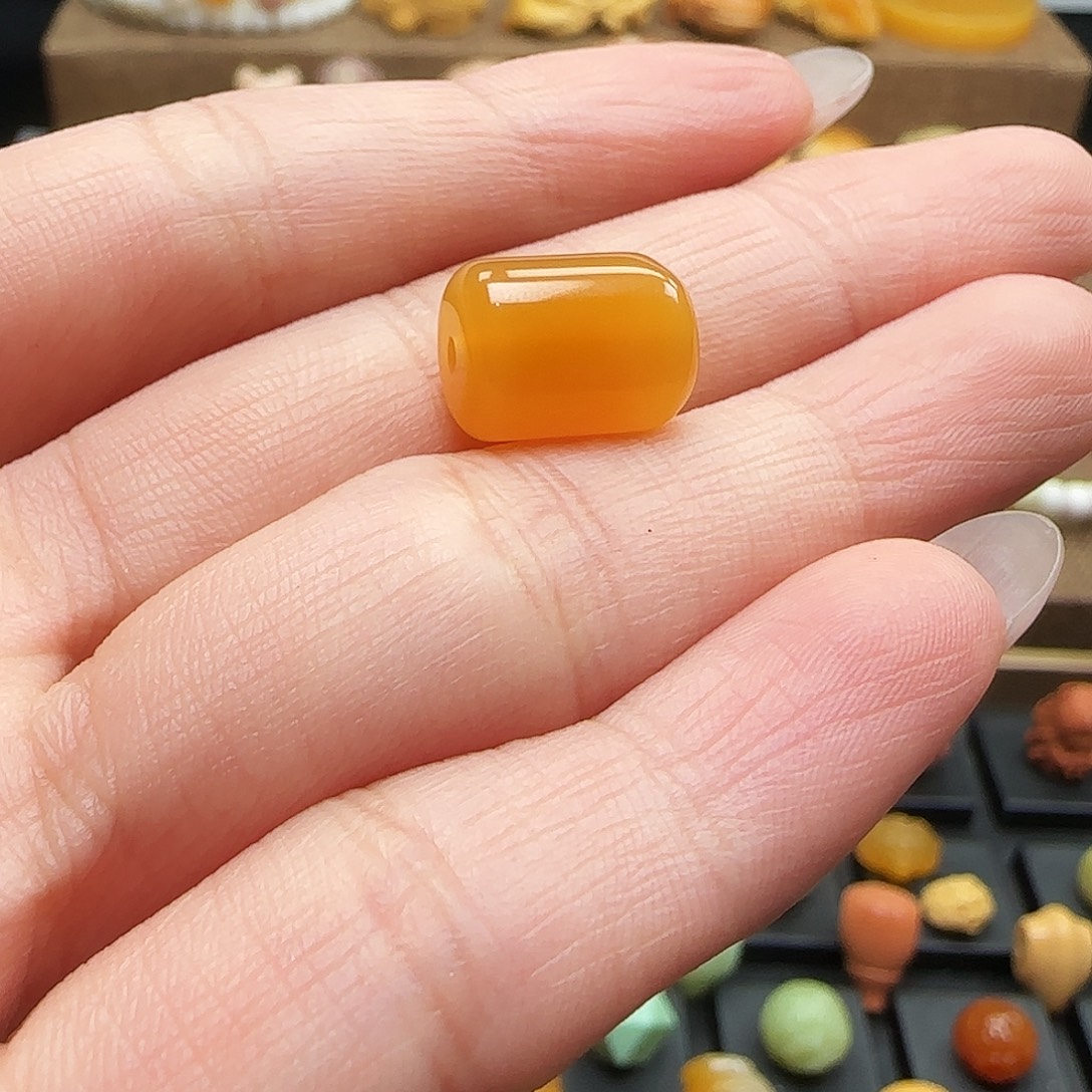 赤***赤石英质玉未镶嵌手链
