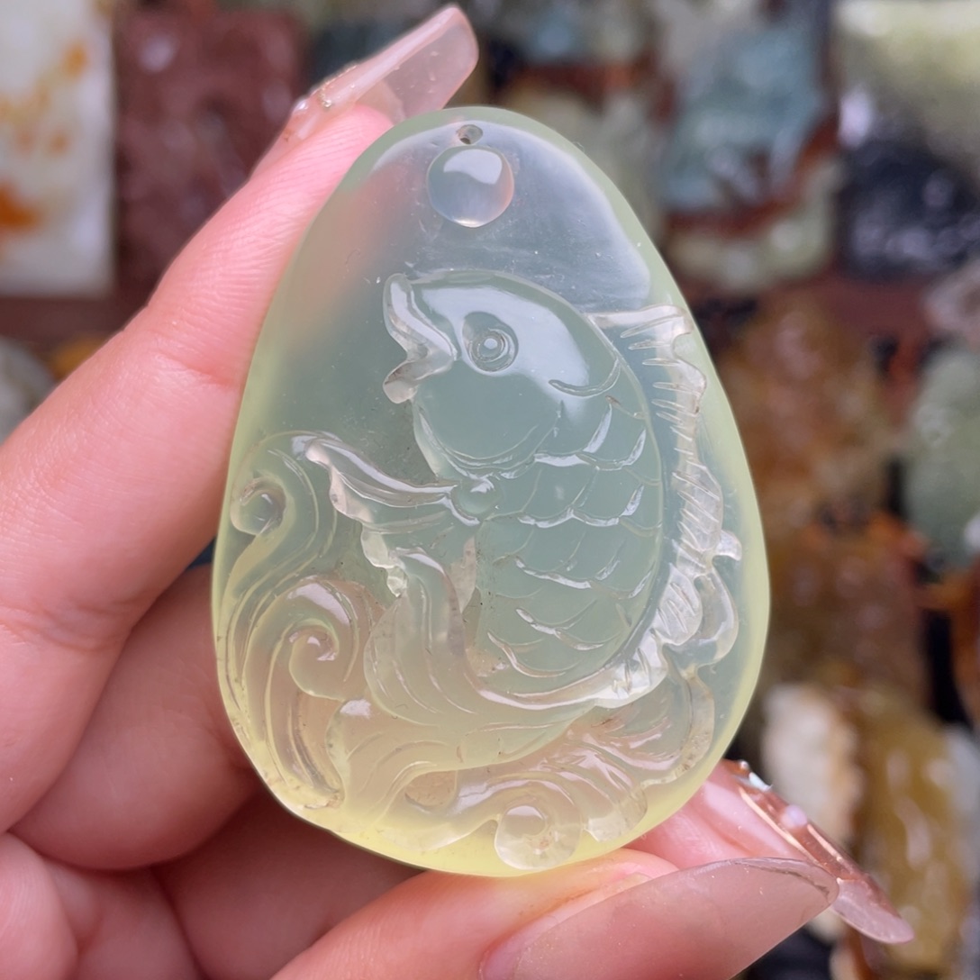 蛇纹石玉未镶嵌颈饰