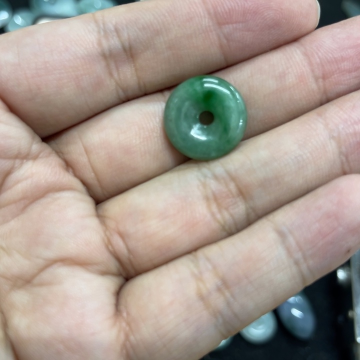 定制翡翠未镶嵌《****书直发