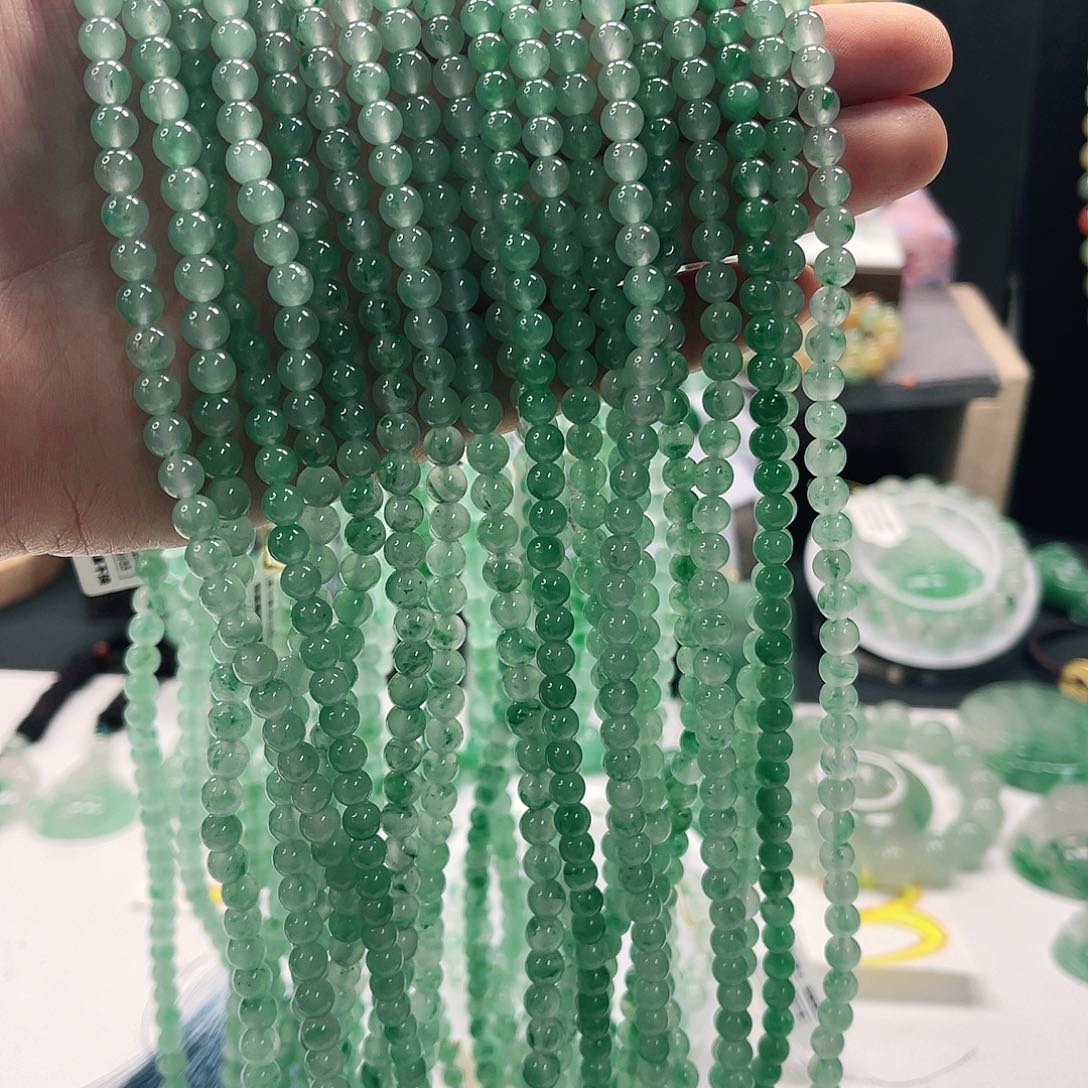 石英质玉颈饰未镶嵌