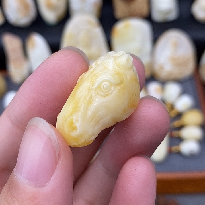 未镶嵌琥珀裸石马头三通吊坠b789