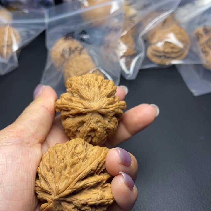 白***呀悦缘文玩大粗筋核桃