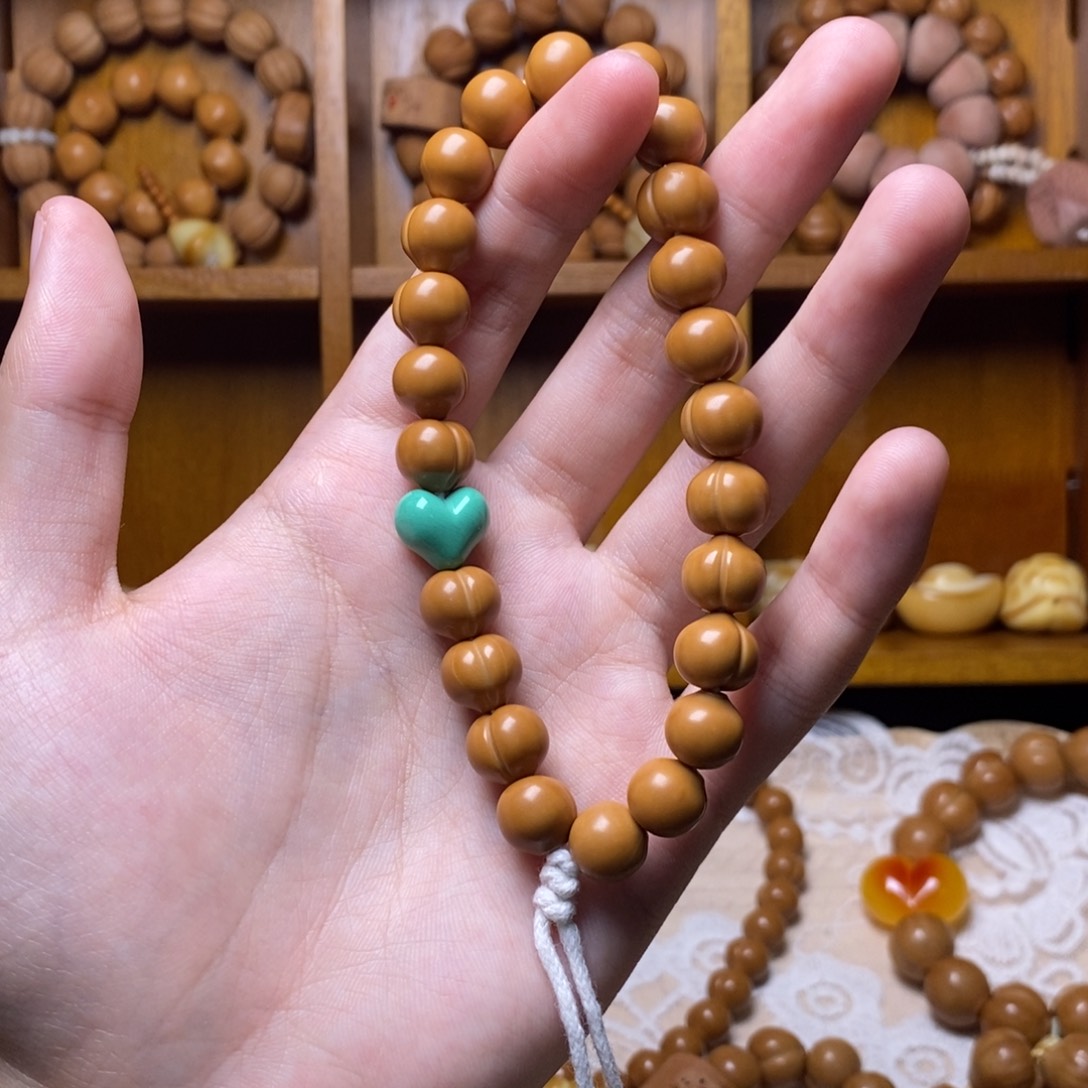 猴头核桃把件屁桃