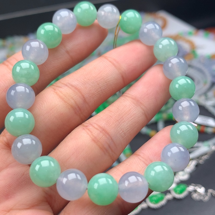 翡翠手镯未镶嵌卡