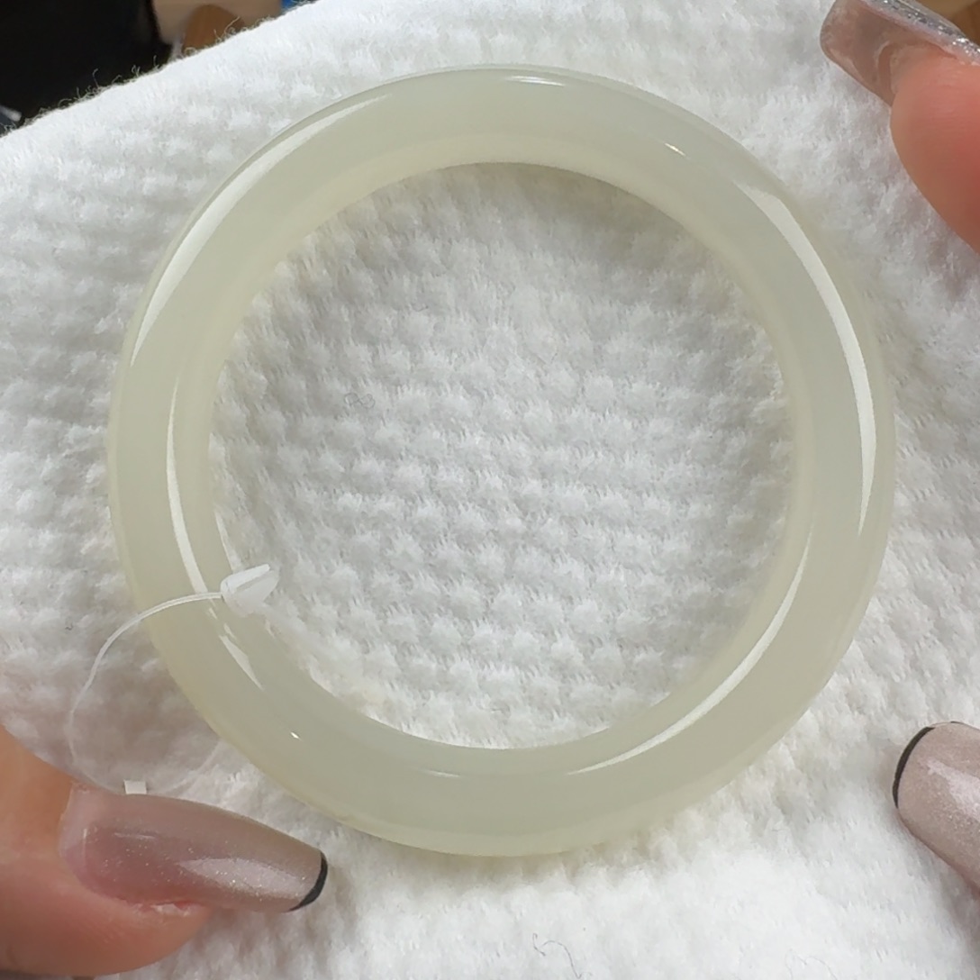 和田玉手镯未镶嵌苏**干