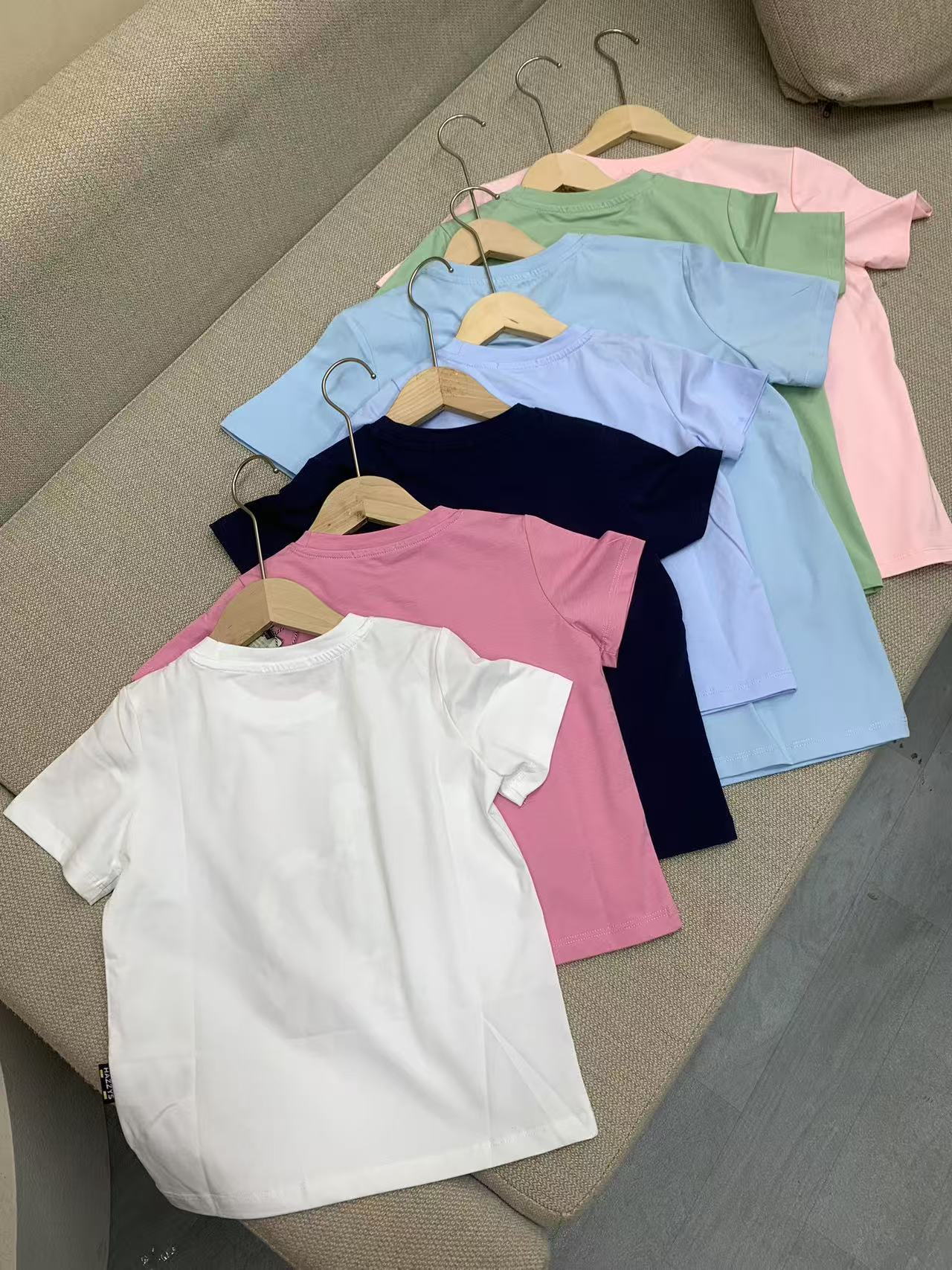 2、七色童装女男童可亲子T恤2025夏新新款中大童透气短袖上衣