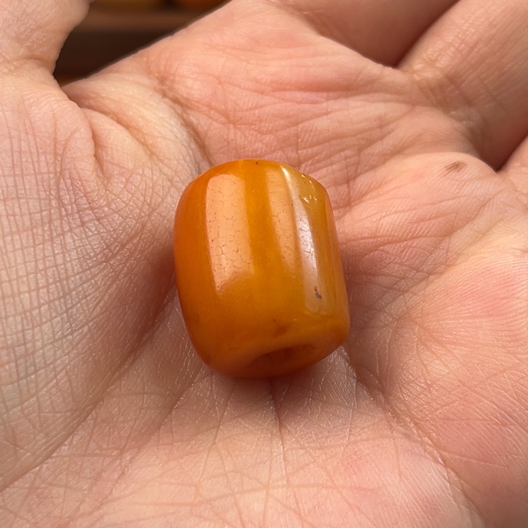 H***p蜜蜡未镶嵌颈饰老蜜蜡