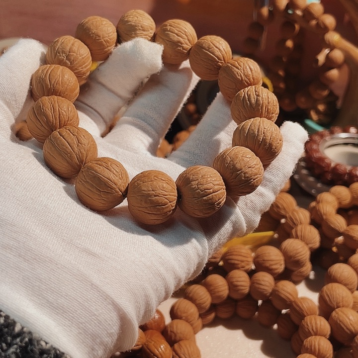 猴头核桃手串老**宝聚宝盆