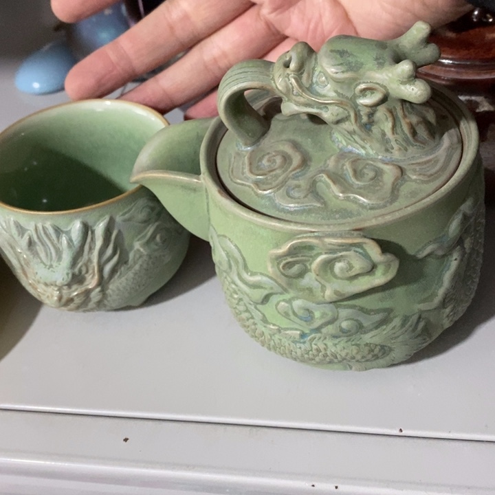 陶瓷艺术品及陶瓷壶