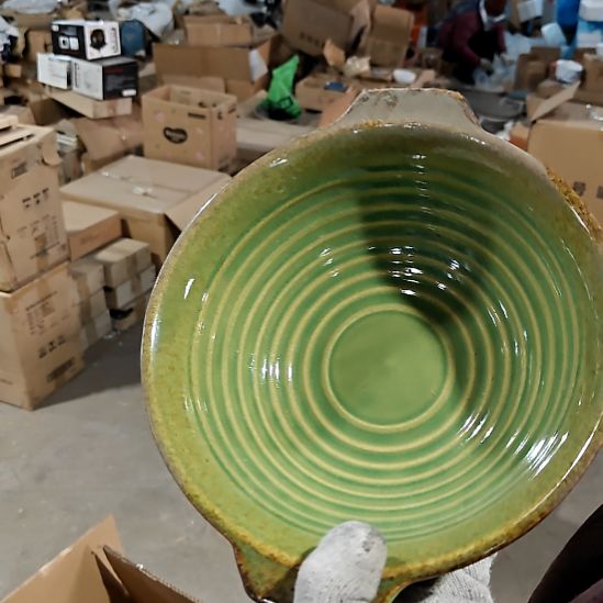 绿泥盘子碗茶壶啥都有