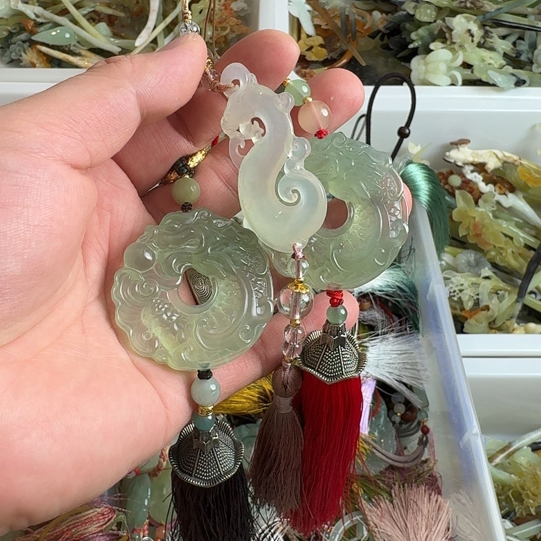 琉***儿蛇纹石玉未镶嵌腰佩