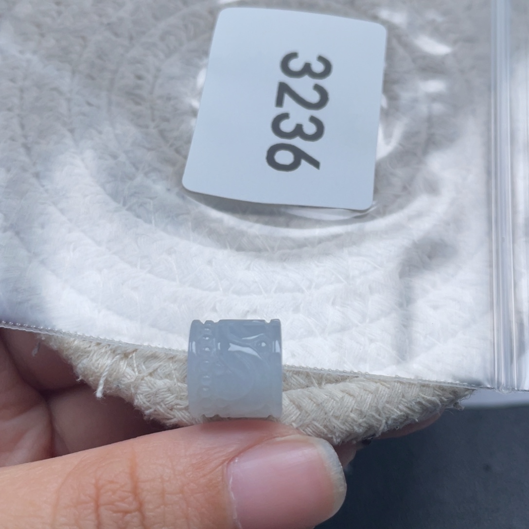 翡翠未镶嵌颈饰天然A货缅甸翡翠