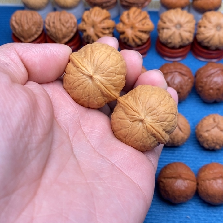 G***把件文玩核桃麒麟瓜