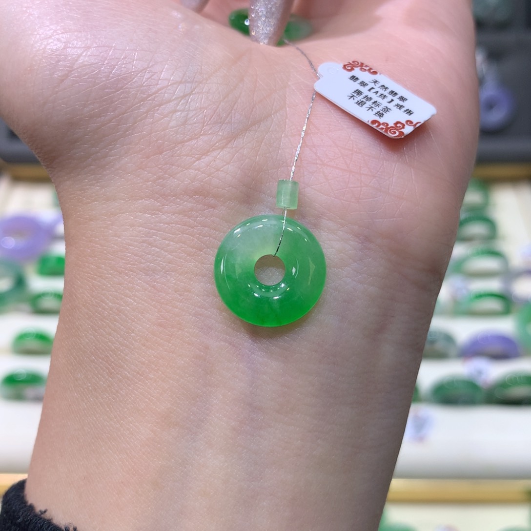 翡翠戒指未镶嵌甜甜圈一个