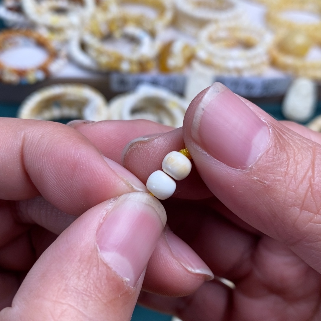 琥珀裸石未镶嵌瓷白微瑕6mm老型