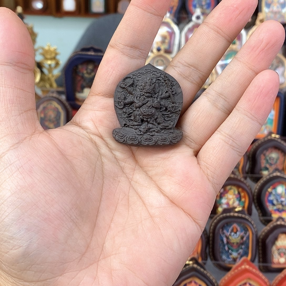 吊坠六臂玛哈嘎拉大黑天素擦一枚