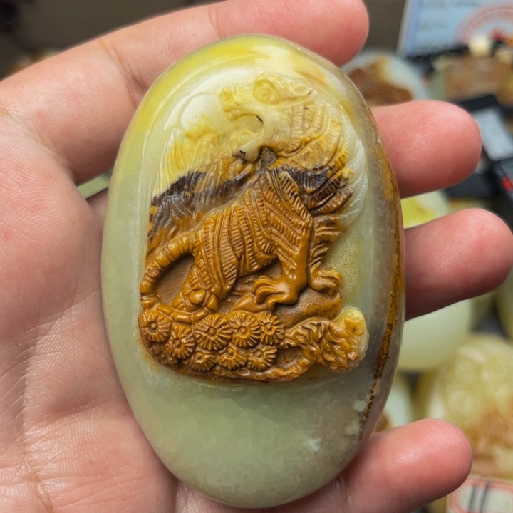 C**o石材方解石手把件