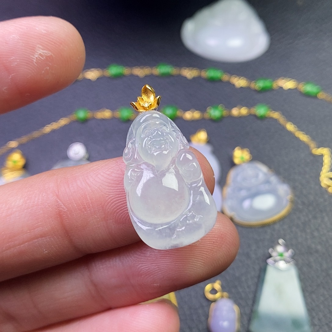 颈饰18K金镶嵌翡翠