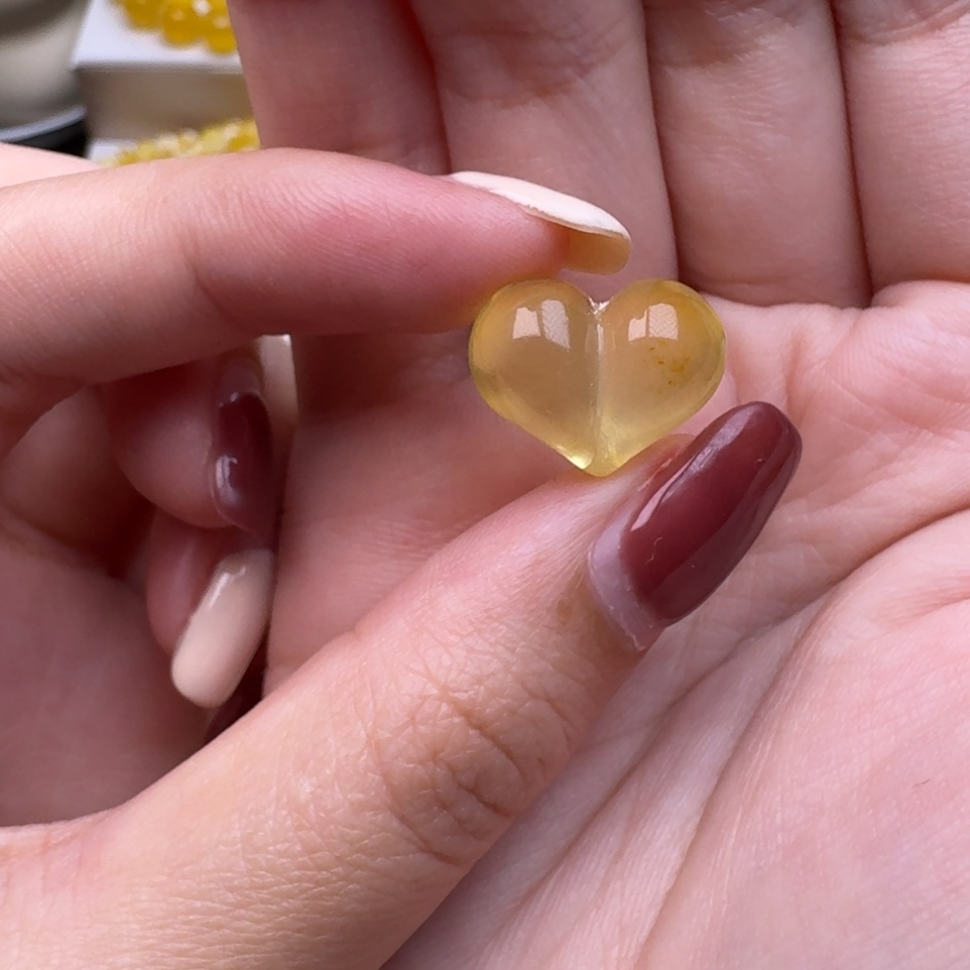 琥珀未镶嵌裸石2号