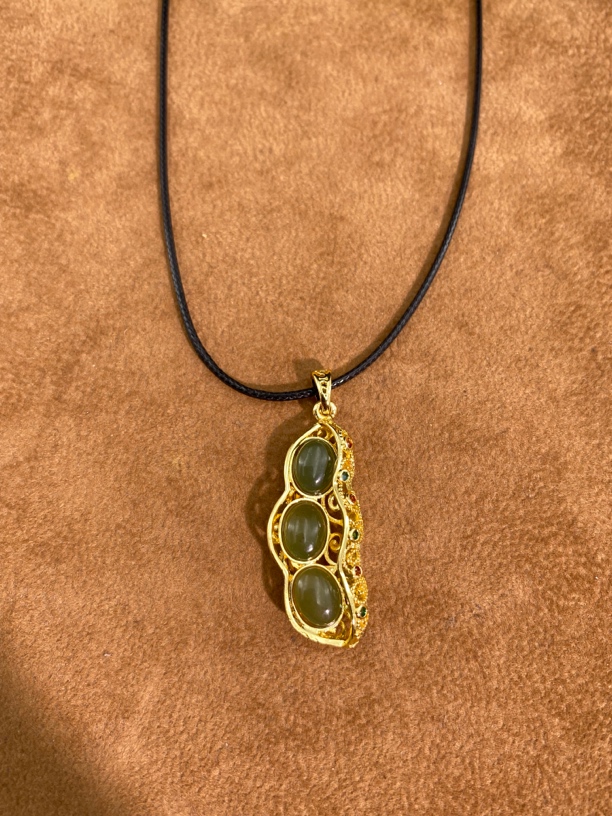 天然和田玉镂空碧玉挂件GB