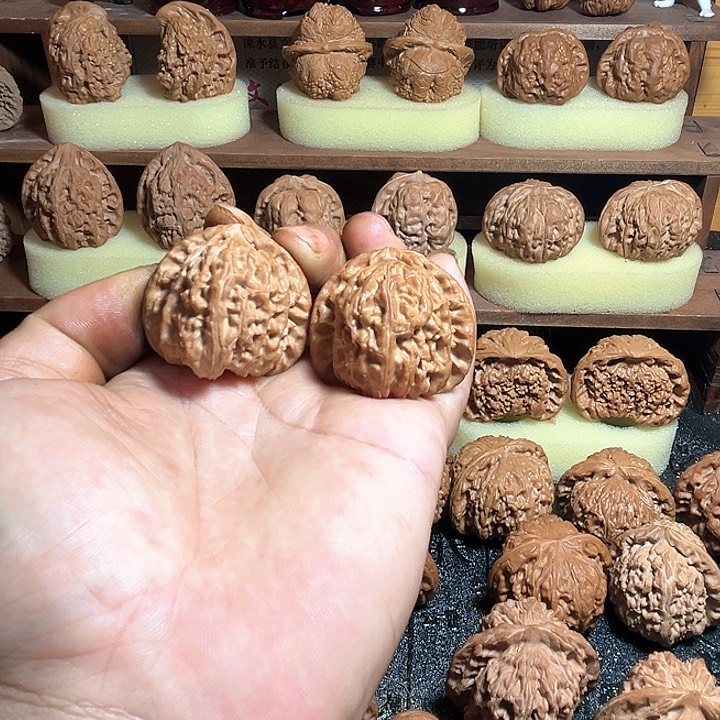 【闪购商品】把件文玩核桃三角白