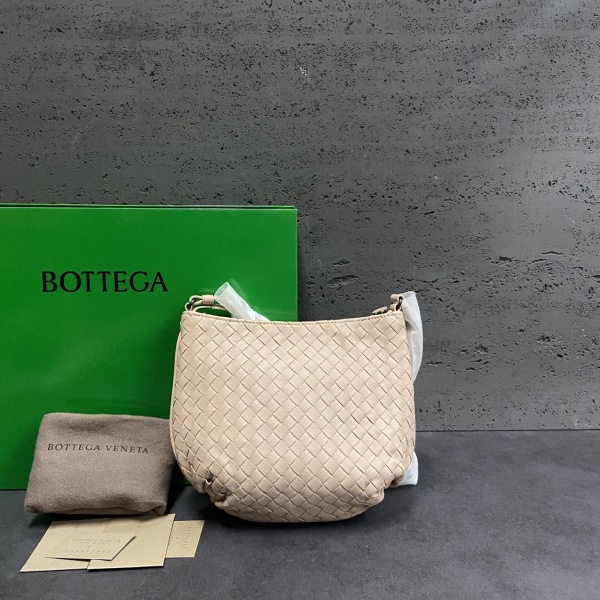 99新/葆蝶家/市场价15500/包包/250123RN0021