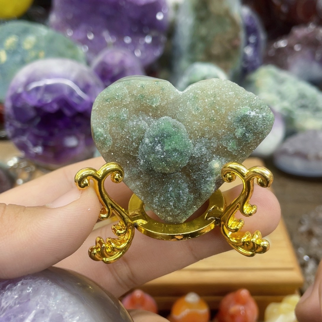 紫晶未镶嵌大型摆件（非配饰）