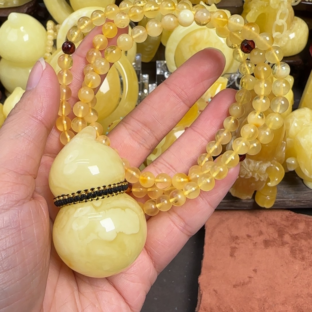 蜜蜡未镶嵌珠宝奇石