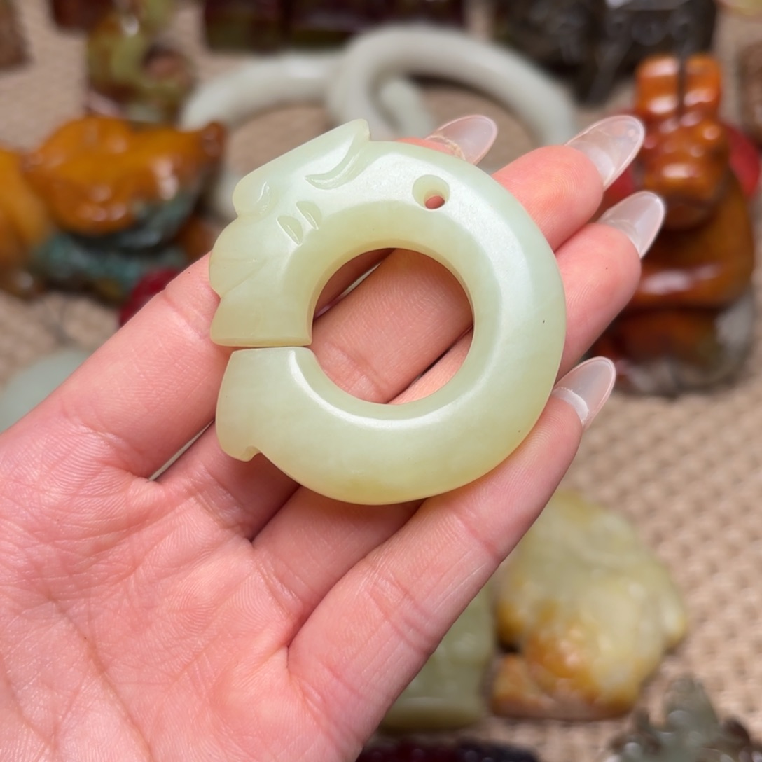 白玉菩提吊坠白玉菩提——白玉菩提