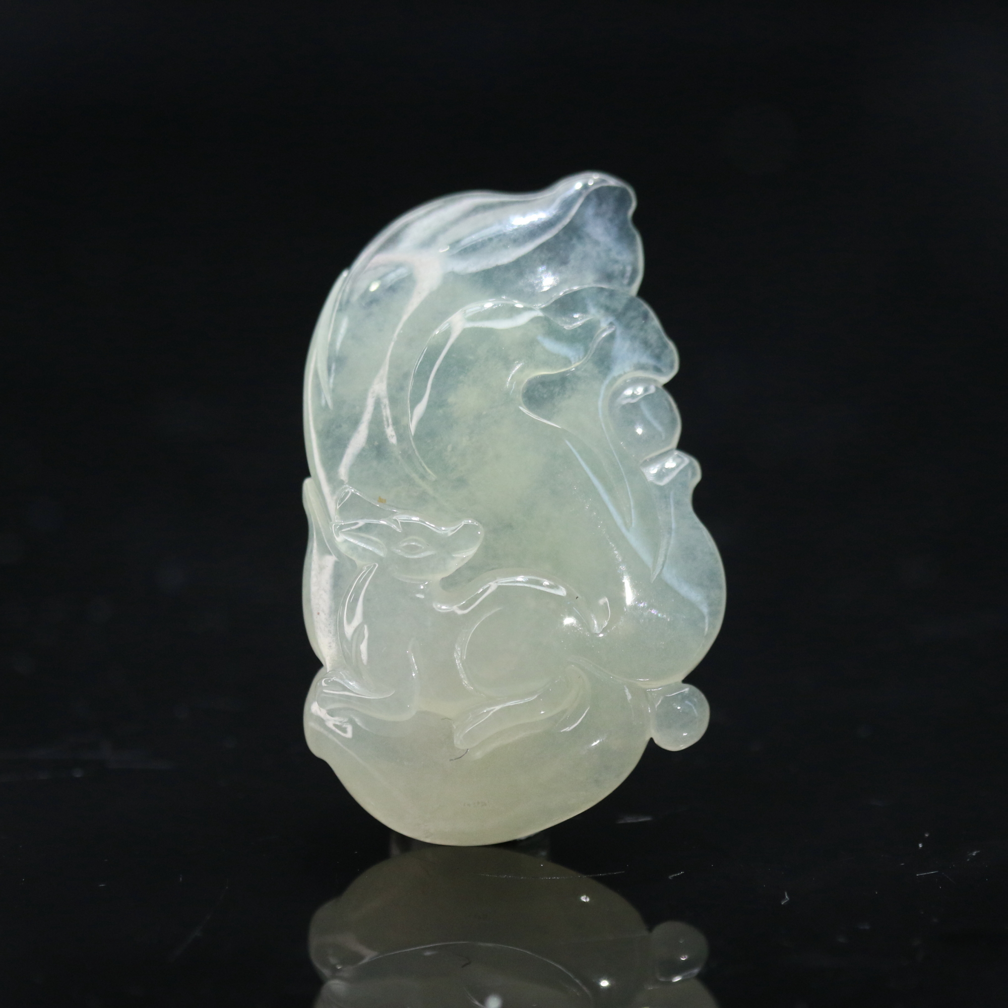 2天然缅甸翡翠A货九尾狐吊坠/301304/上海嘉禾拍卖