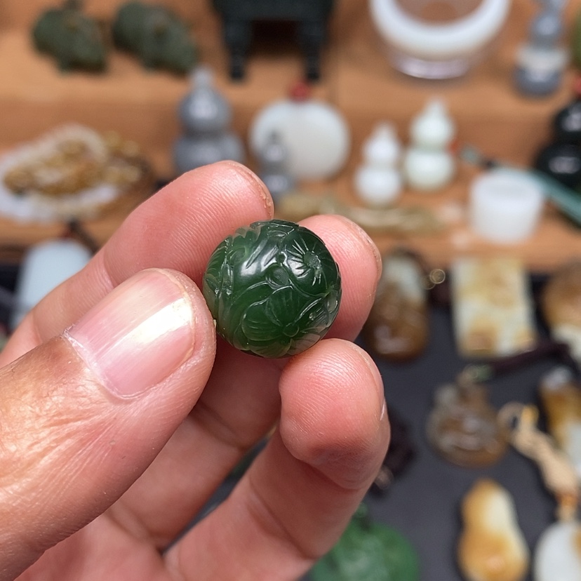 【闪购商品】颈饰未镶嵌和田玉（糖玉）