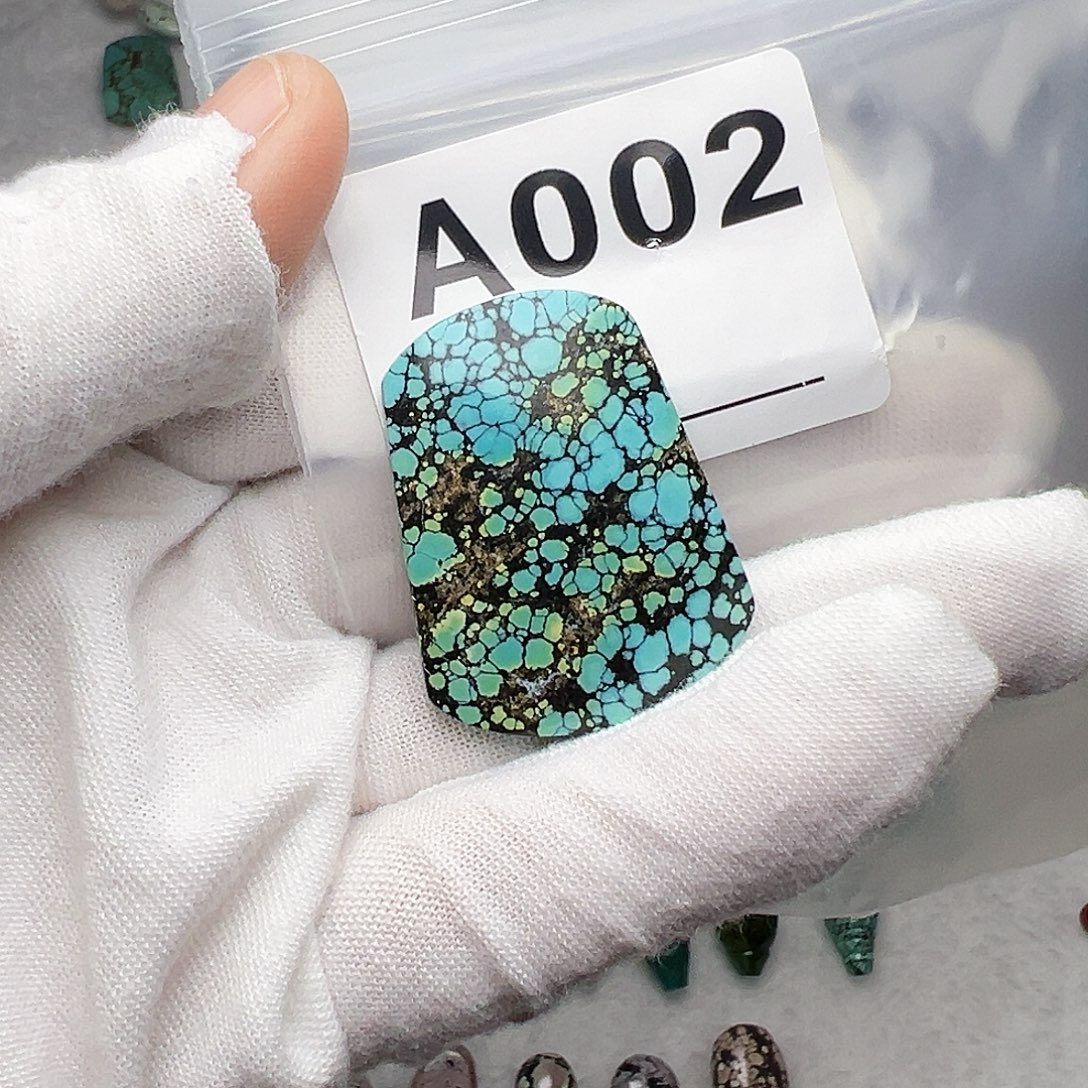 亮***哥绿松石未镶嵌珠宝奇石