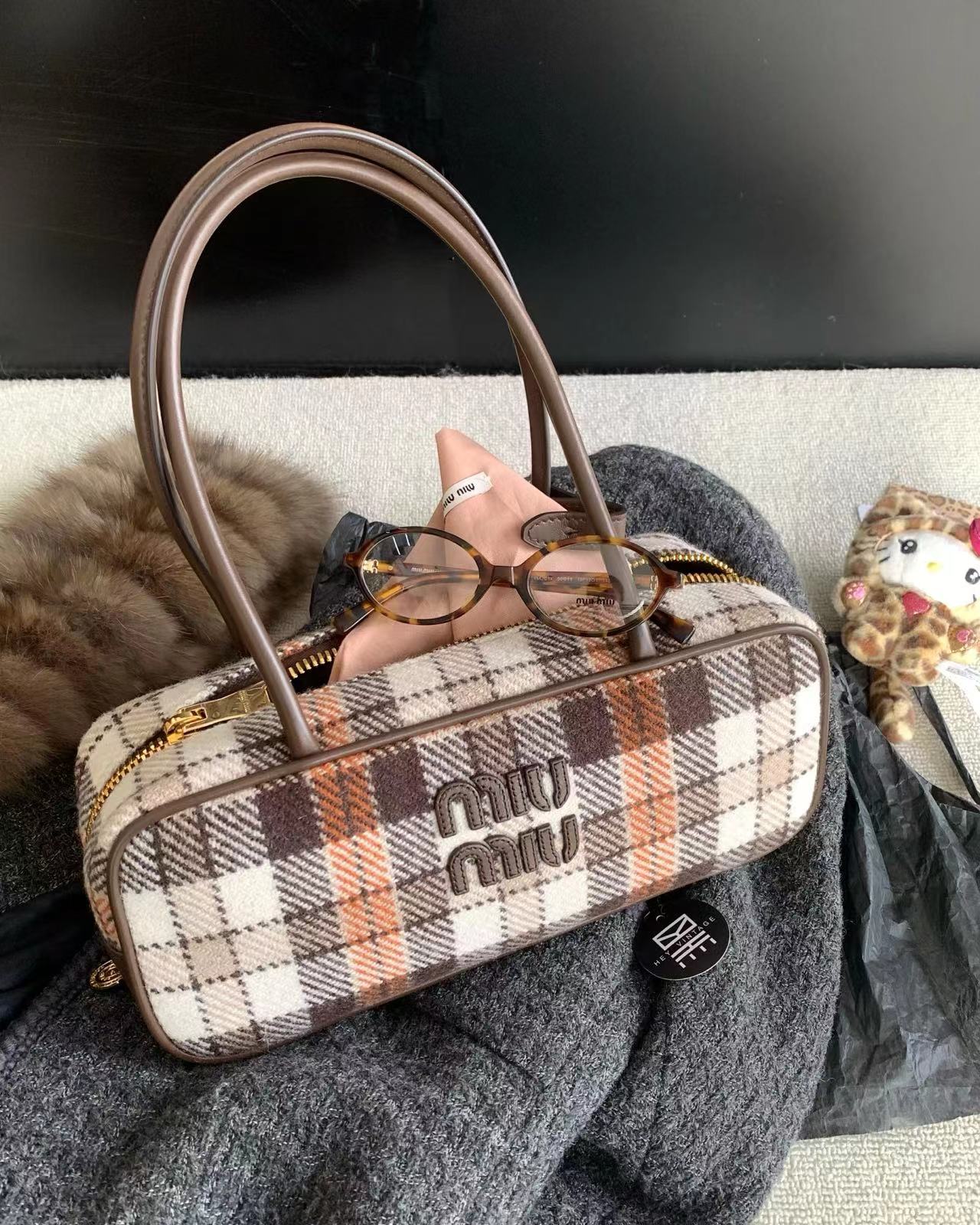 未使用 MIU MIU/缪缪 代卖服务！格纹长柄保龄球包 28cm 18698693