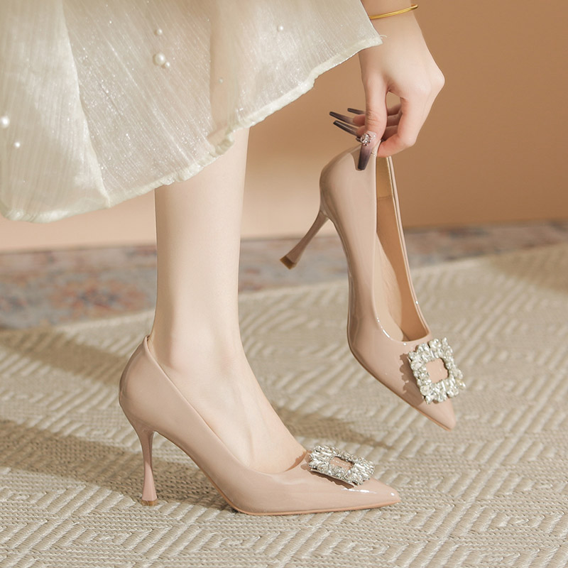 法式尖头水钻高跟鞋女2025新款细跟气质不累脚大码黑色职业单鞋女