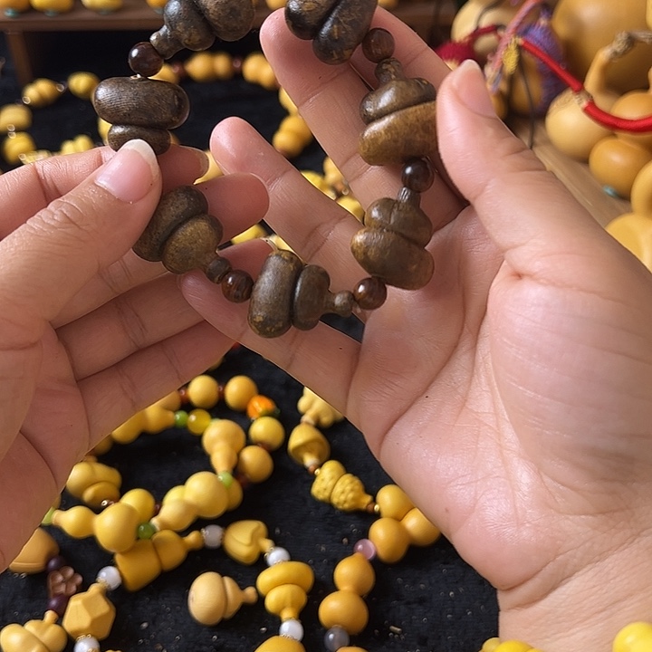 C***y花皮葫芦一窜一串