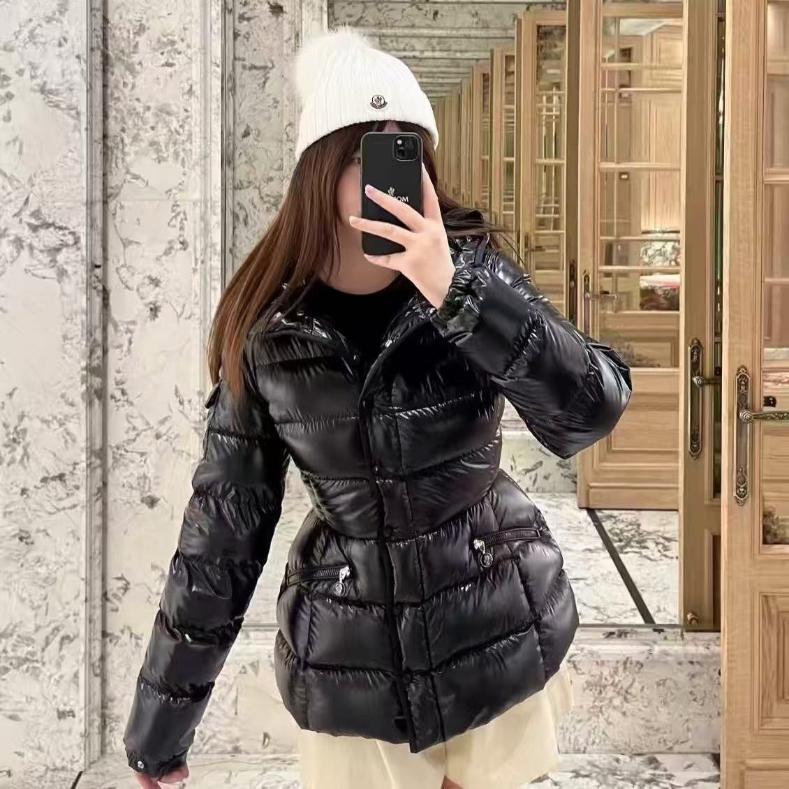 未使用 MONCLER 盟可睐 Barante女士连帽短款羽绒夹克外套