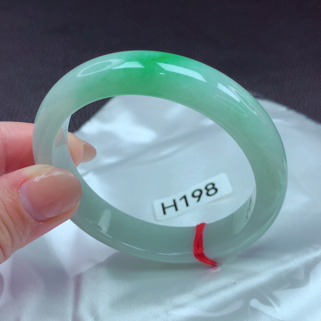 翡翠手镯未镶嵌手镯88