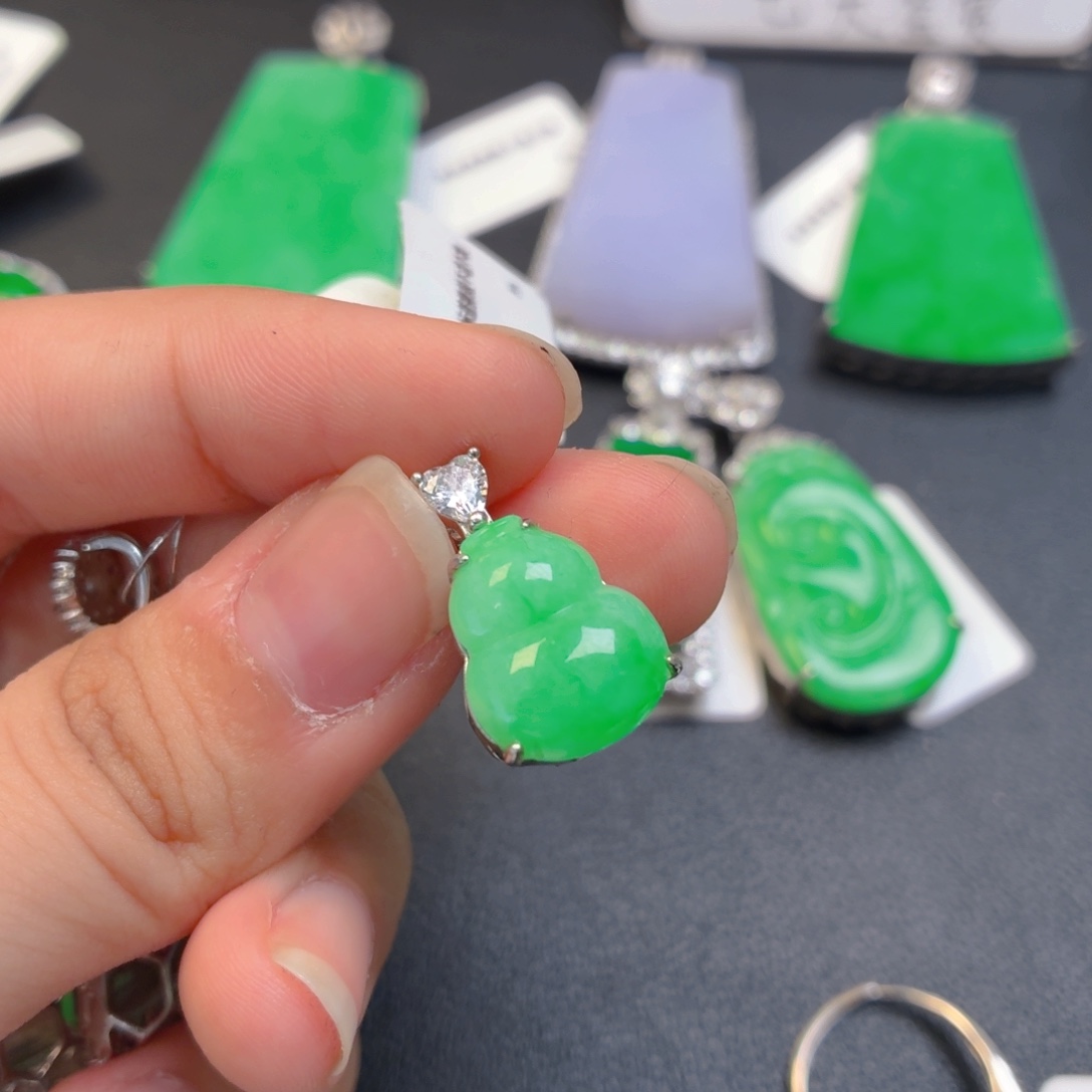 6***豆翡翠银S925镶嵌吊坠(不含链)