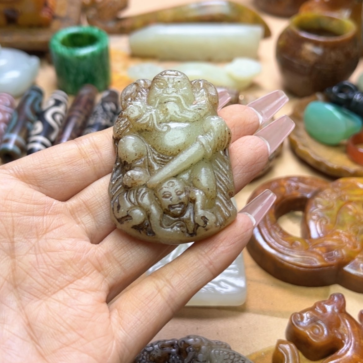 【闪购商品】蛇纹石玉颈饰未镶嵌