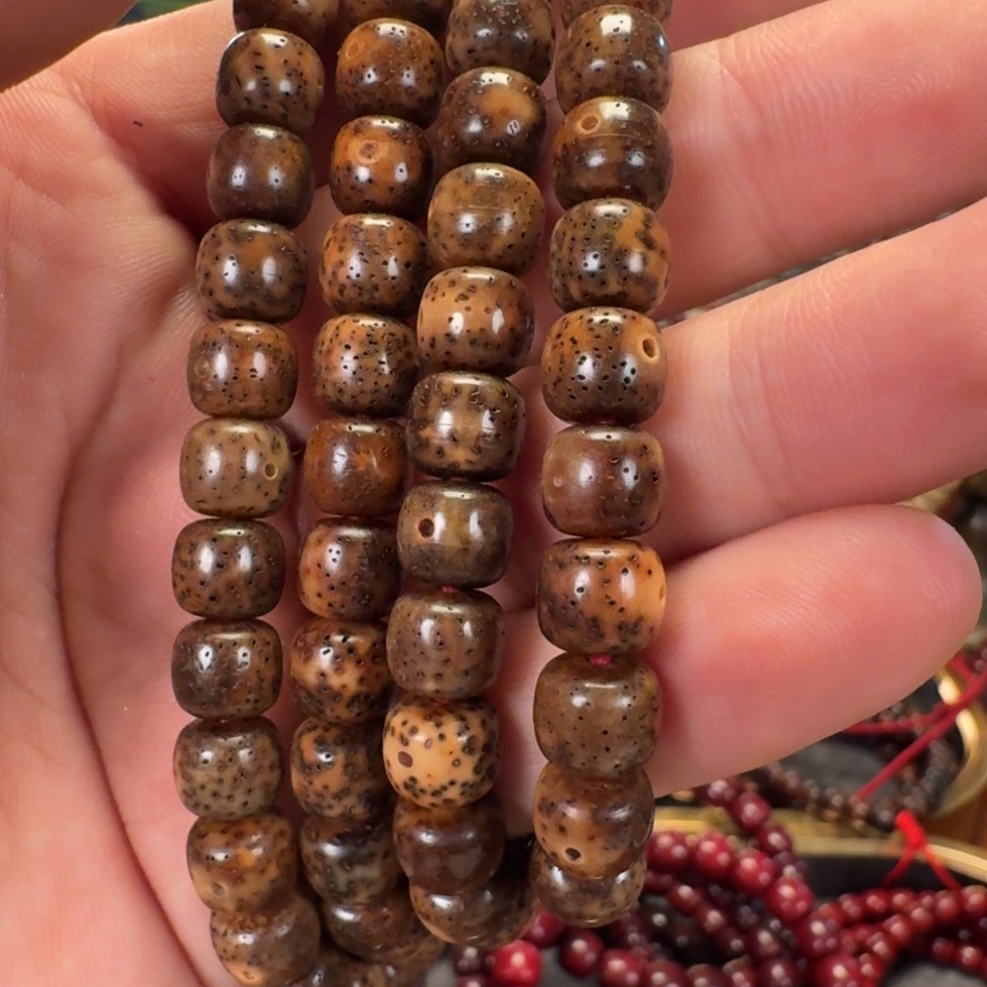 星月菩提吊坠原生态陈化老油料8*9黑金玉化