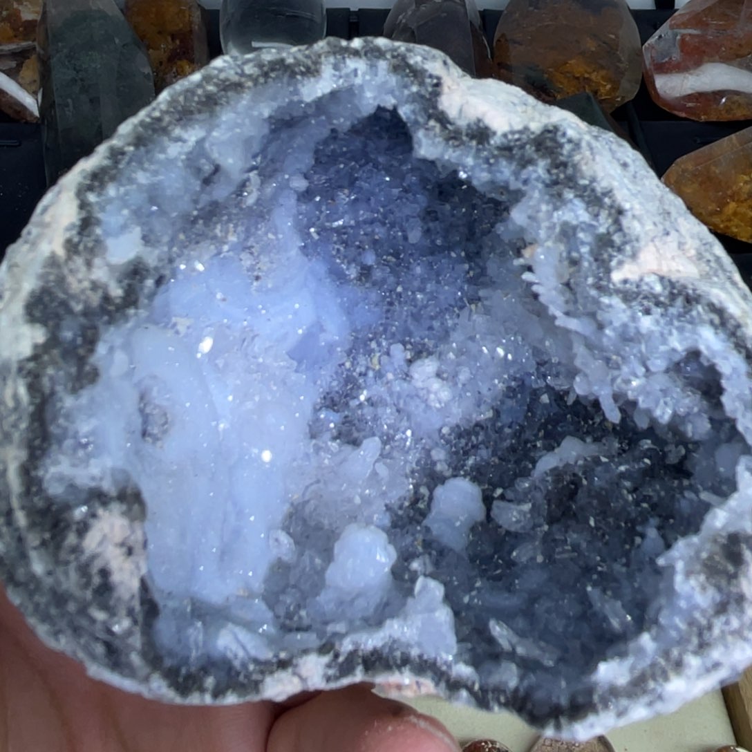 摩洛哥蓝晶洞未镶嵌水晶