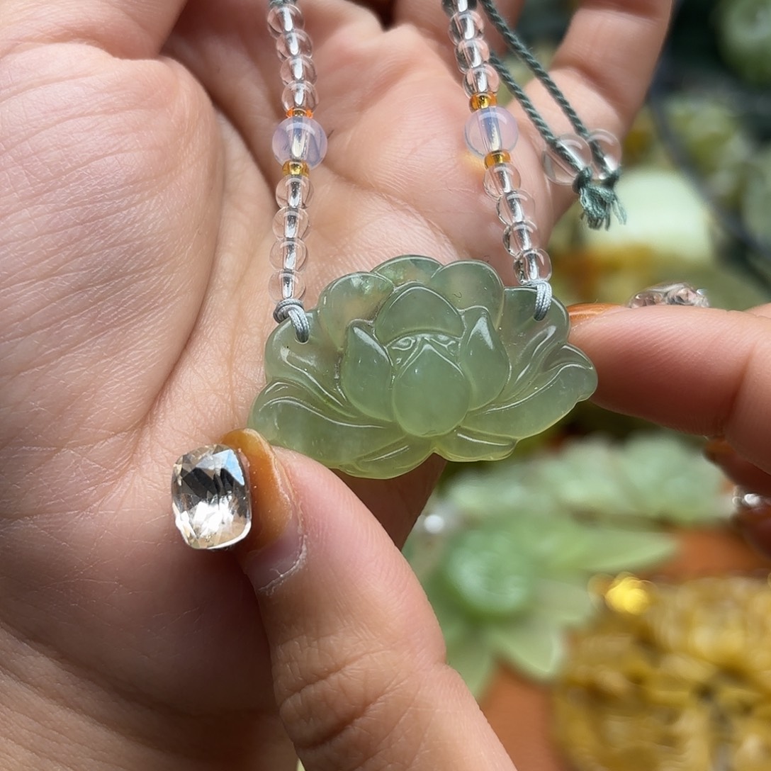 蛇纹石玉未镶嵌吊坠