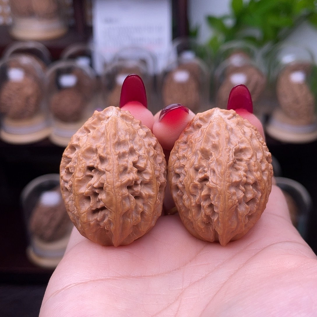 文玩核桃吊坠蚂蚁蛋