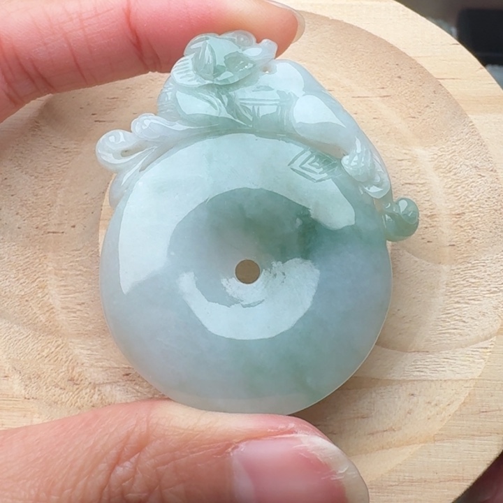 翡翠未镶嵌颈饰貔貅平安扣