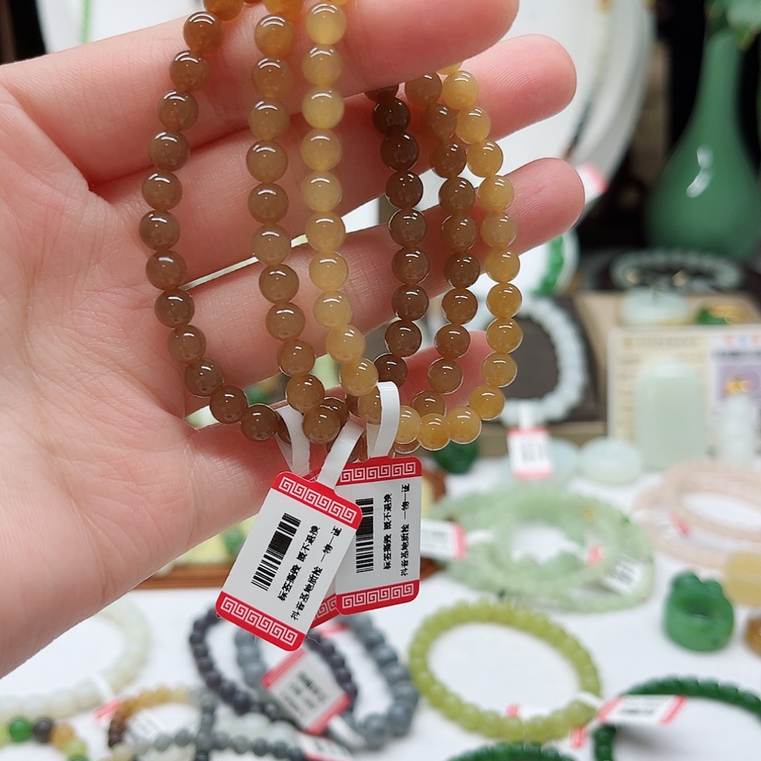 玛***4和田玉未镶嵌手链