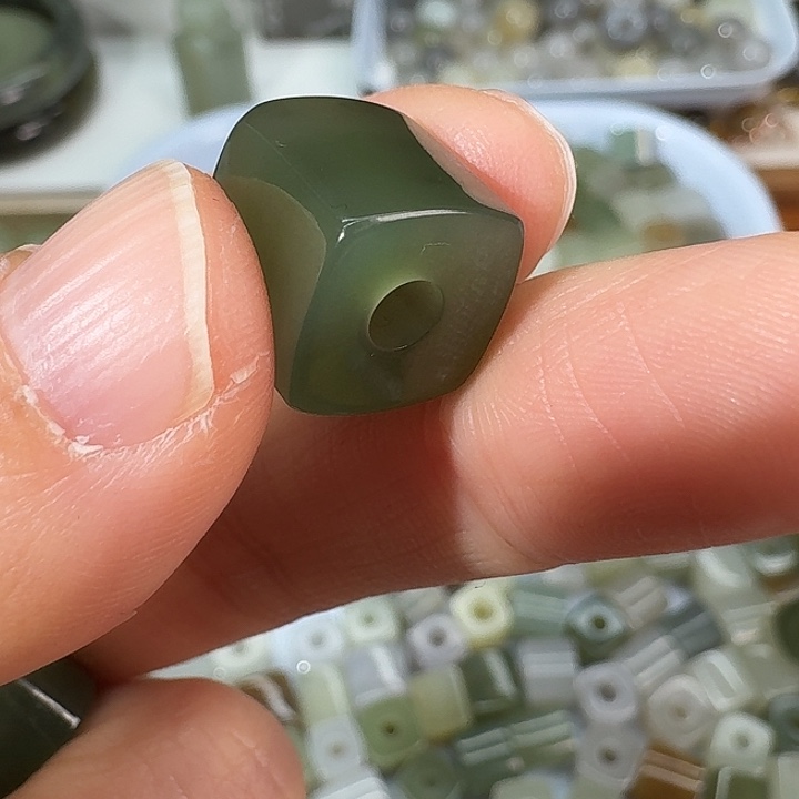 和田玉未镶嵌颈饰115